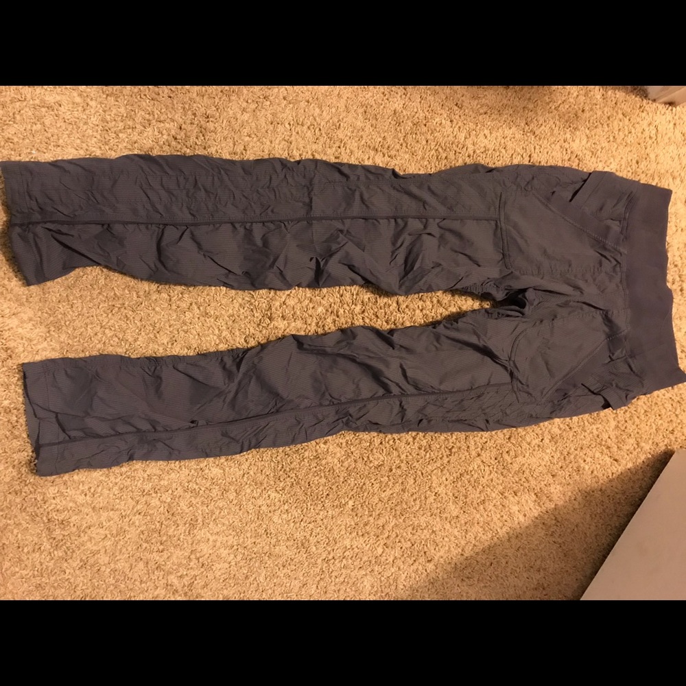 EUC Lululemon studio pants